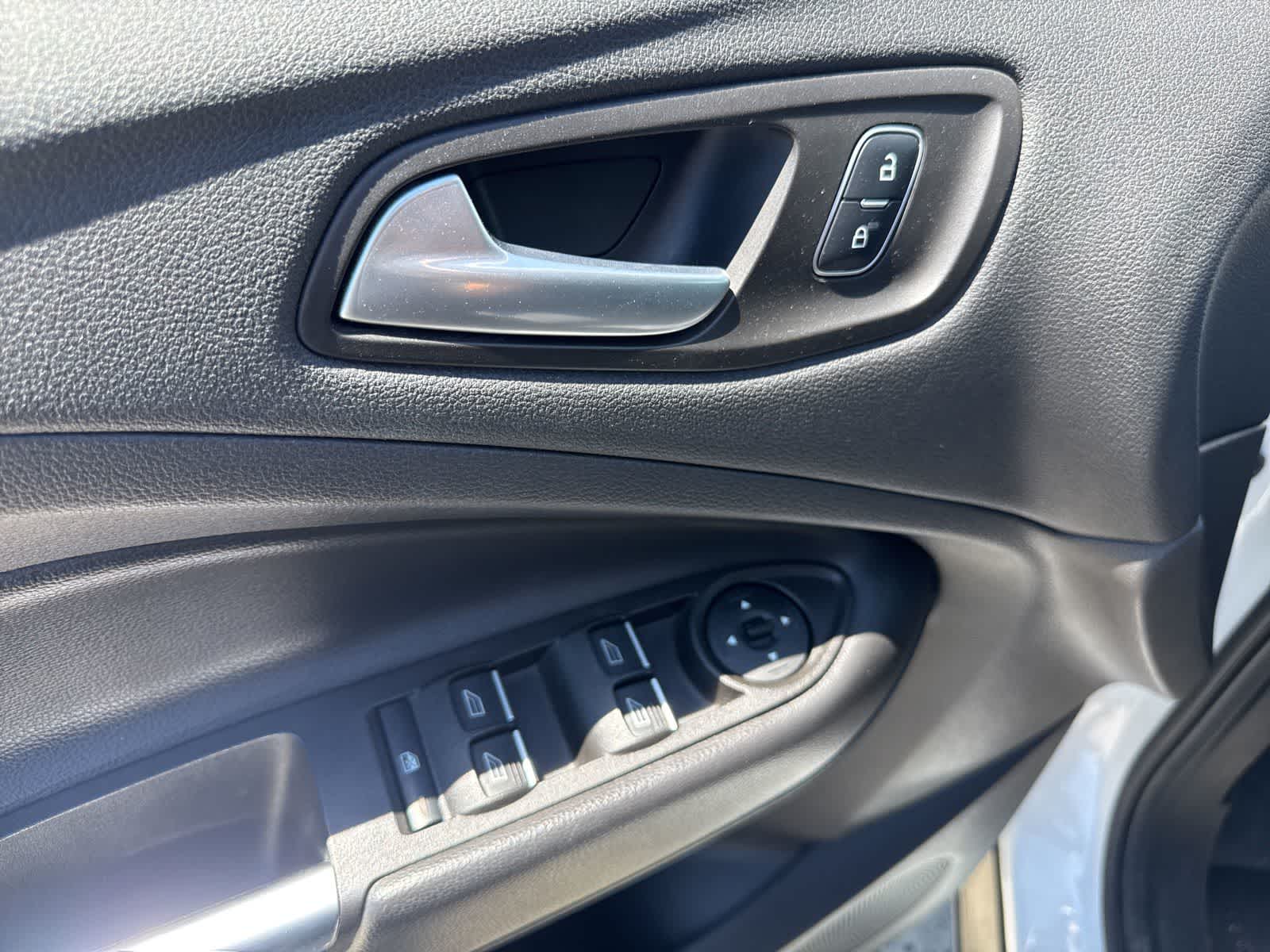 Thumbnail: 2017 Ford Escape - 21