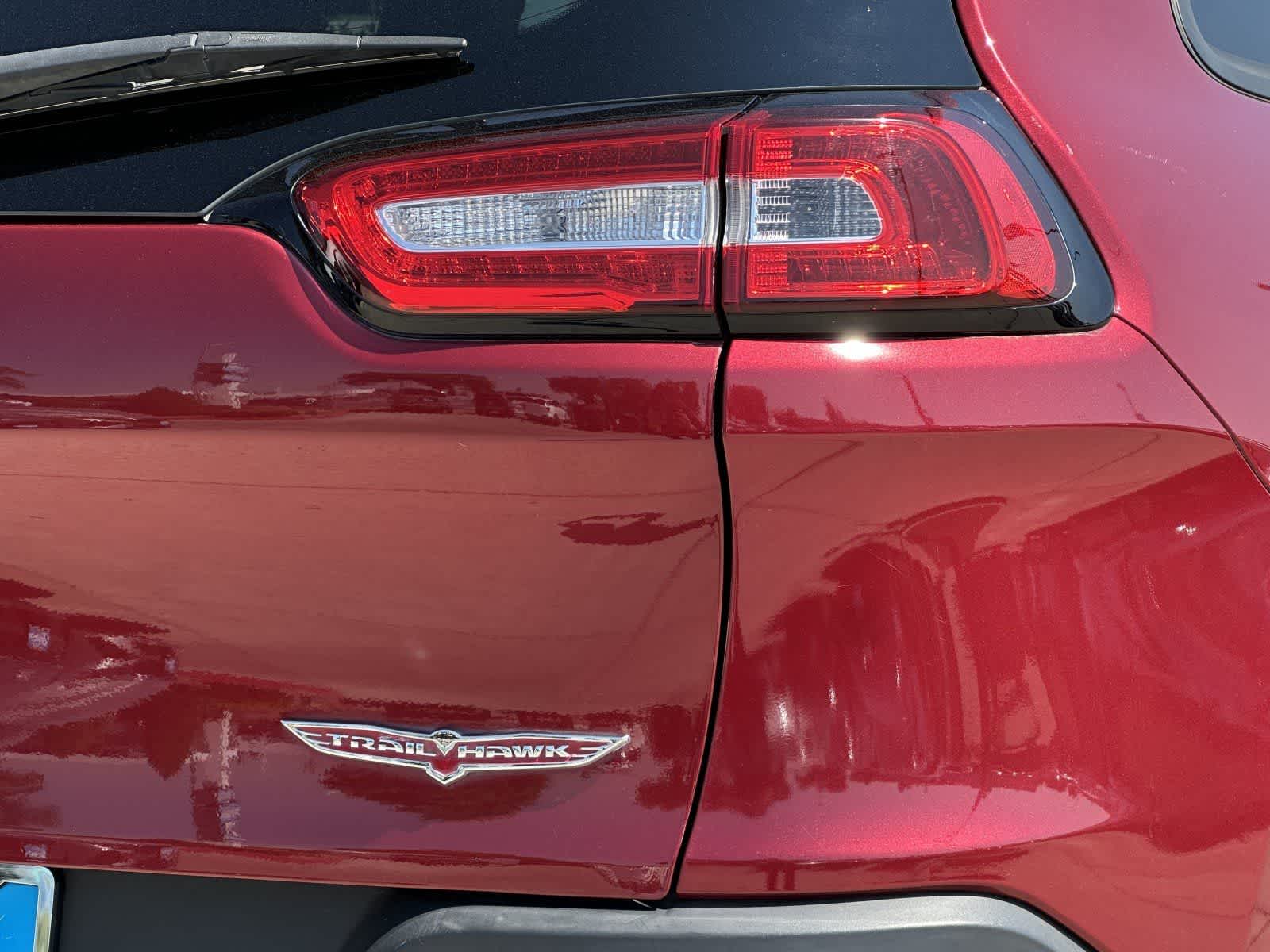 Thumbnail: 2017 Jeep Cherokee - 28