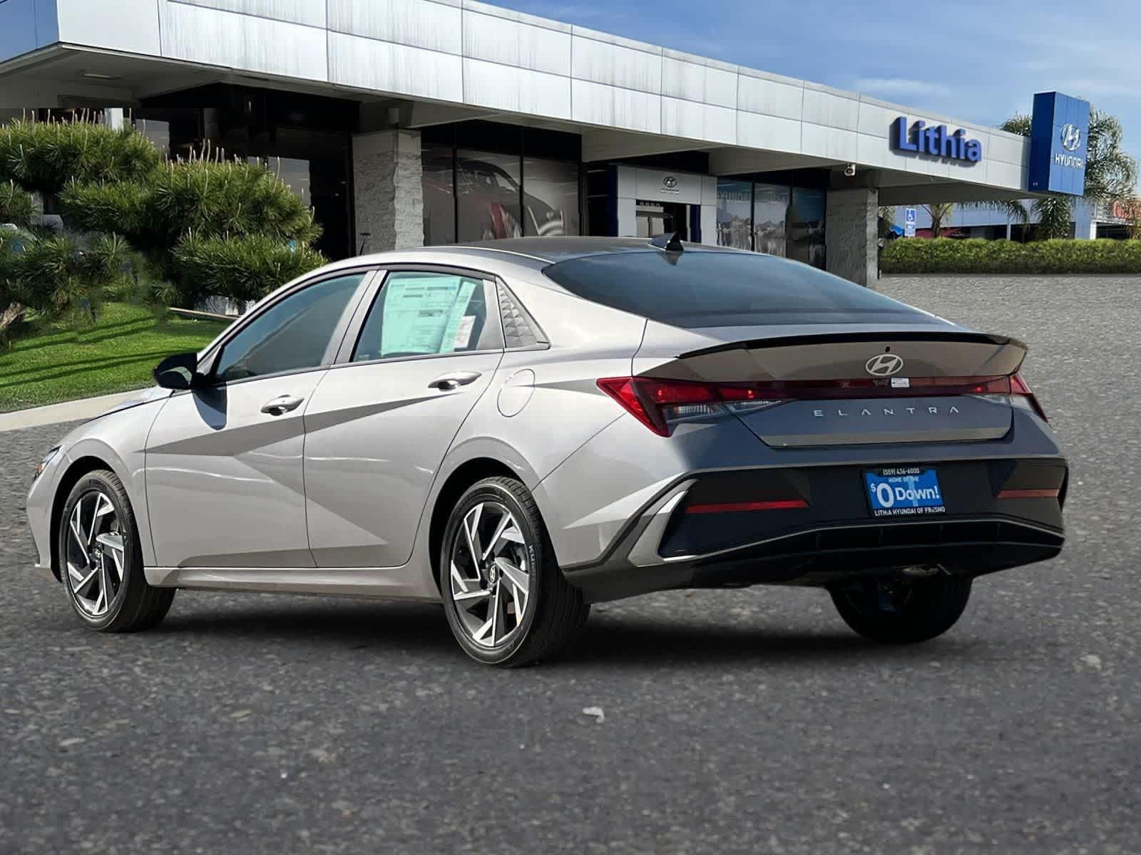 2025 Hyundai Elantra SEL - Photo 6