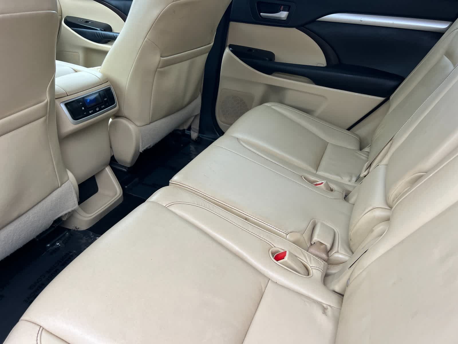 Thumbnail: 2015 Toyota Highlander - 4