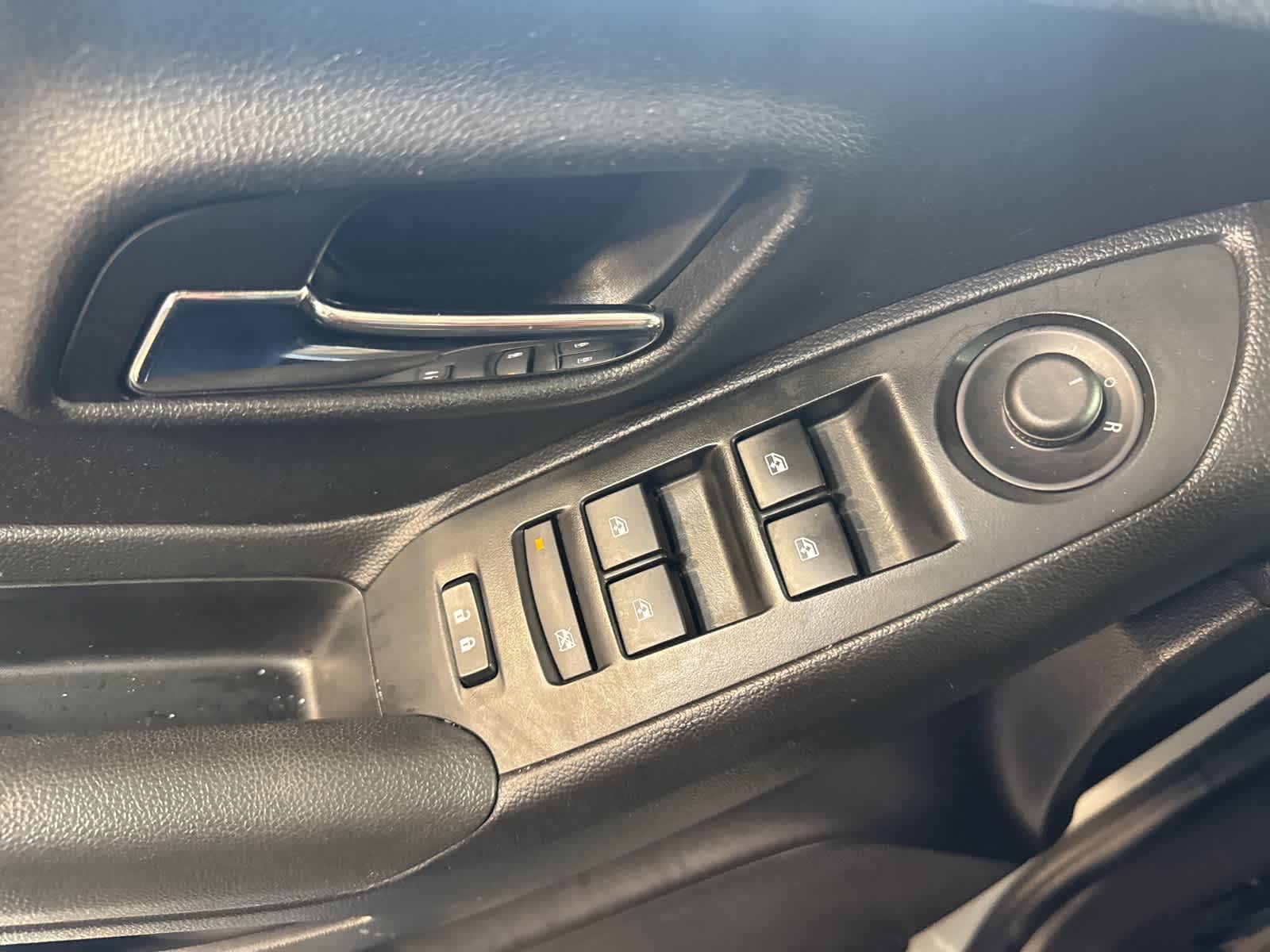 Thumbnail: 2018 Chevrolet Trax - 19