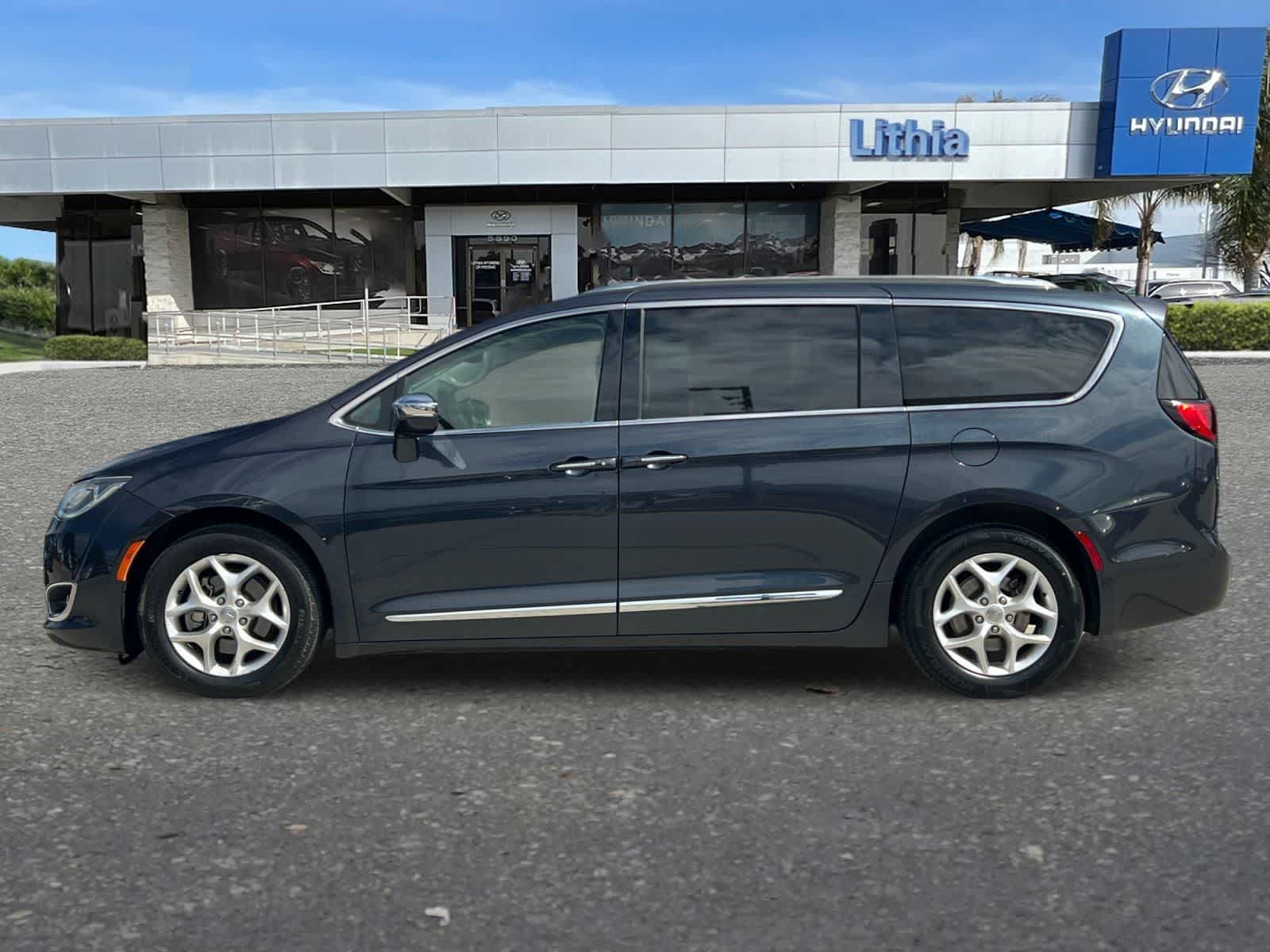 Thumbnail: 2020 Chrysler Pacifica - 6