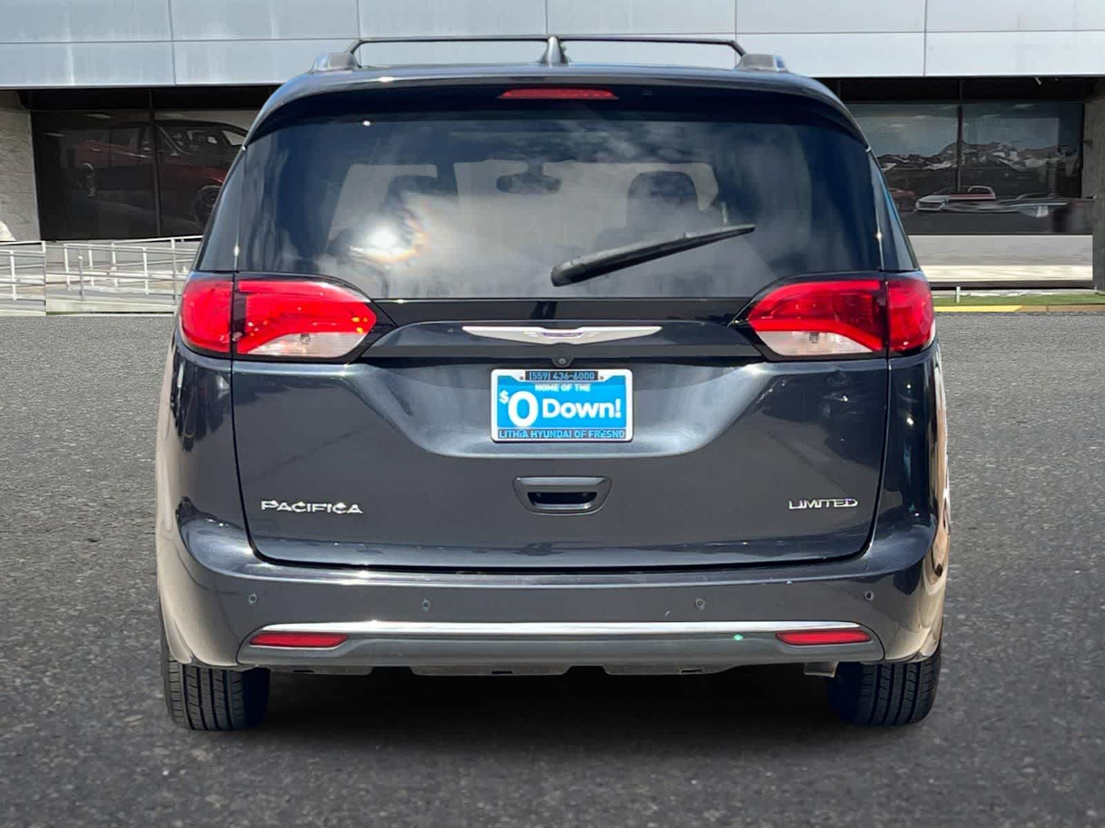 Thumbnail: 2020 Chrysler Pacifica - 8