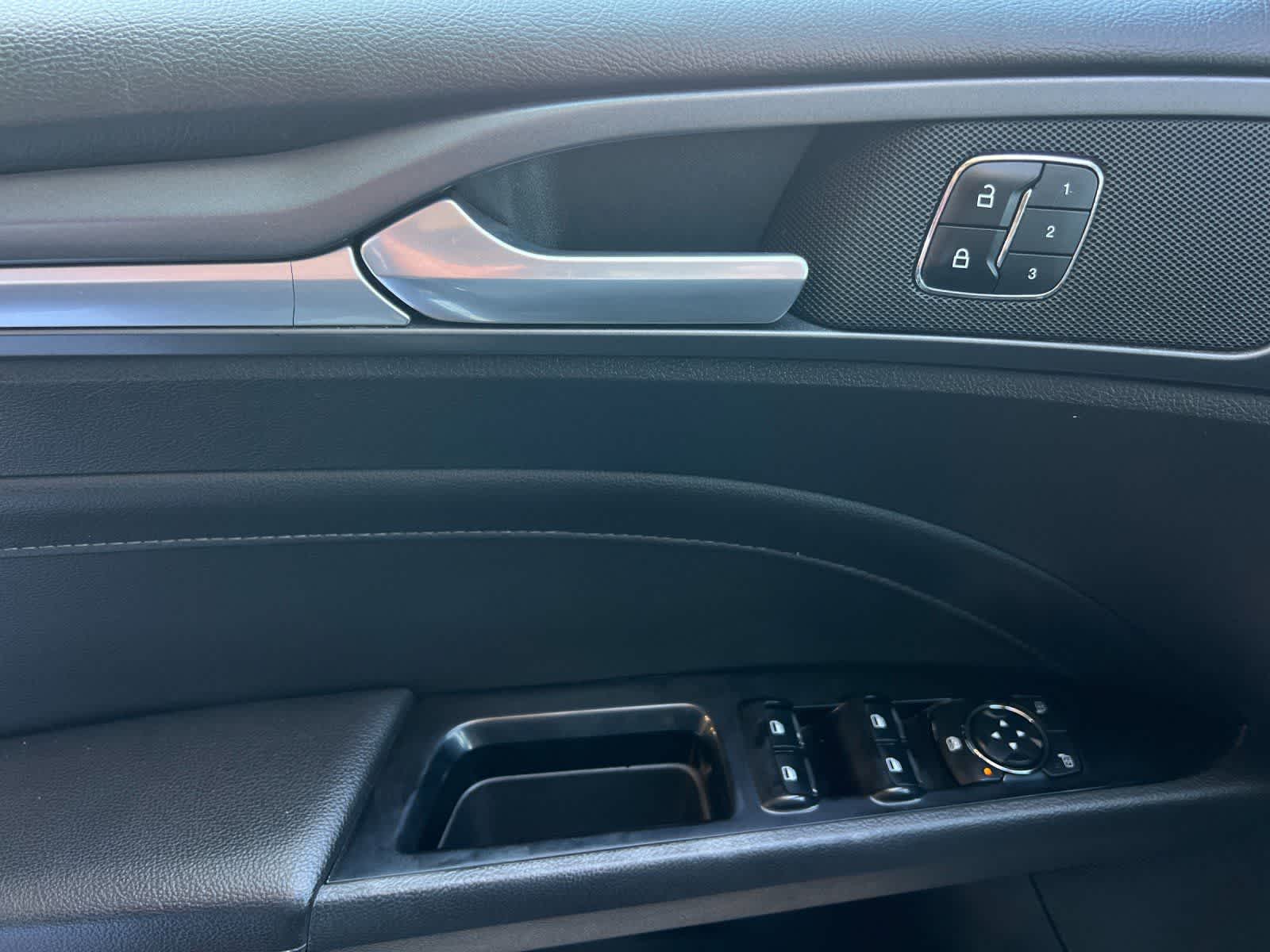 Thumbnail: 2013 Ford Fusion - 13