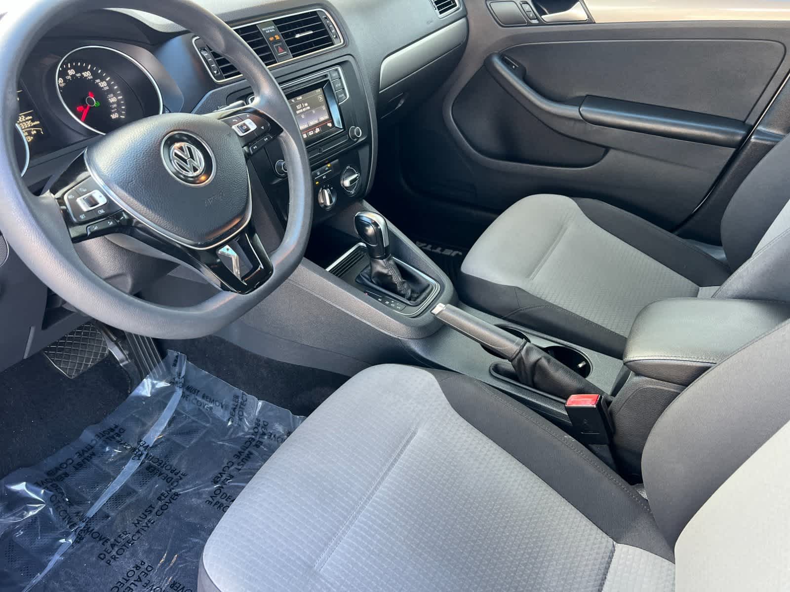 Thumbnail: 2017 Volkswagen Jetta - 12