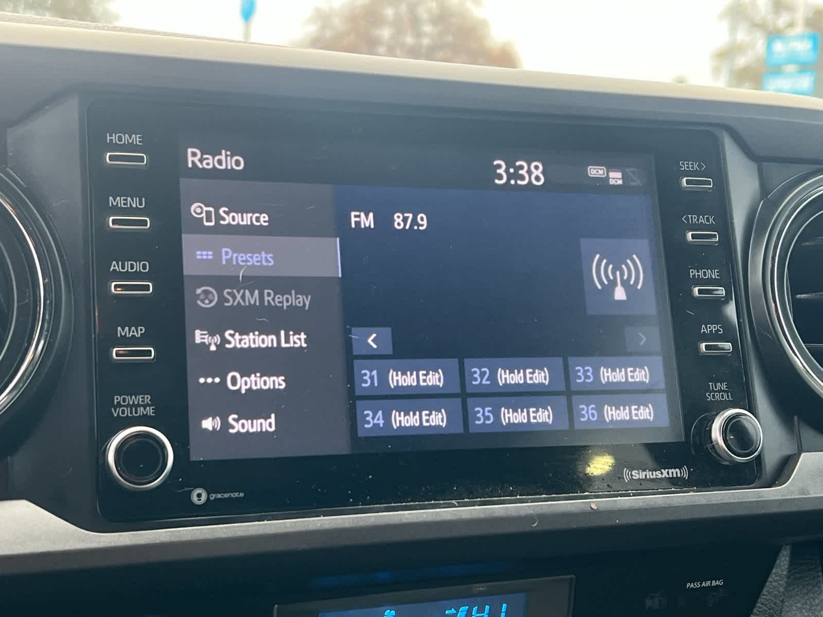 Thumbnail: 2022 Toyota Tacoma - 17