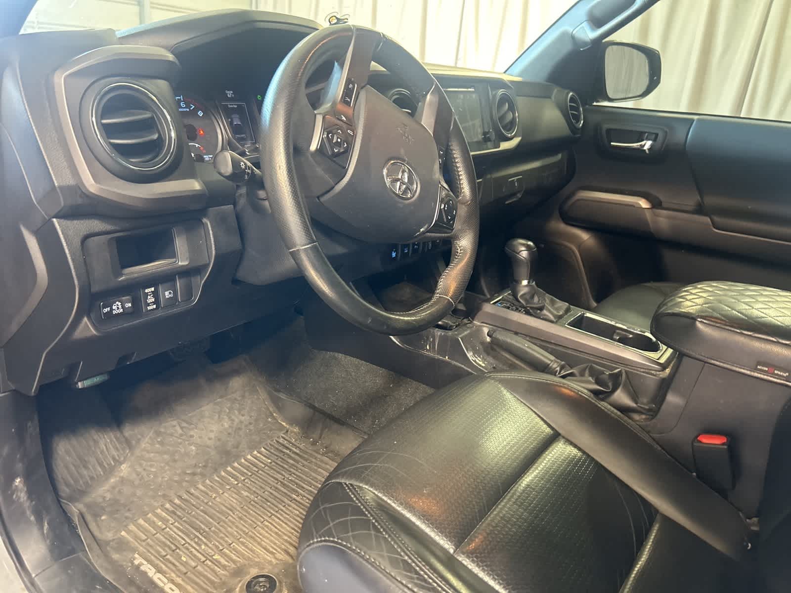 Thumbnail: 2019 Toyota Tacoma - 26
