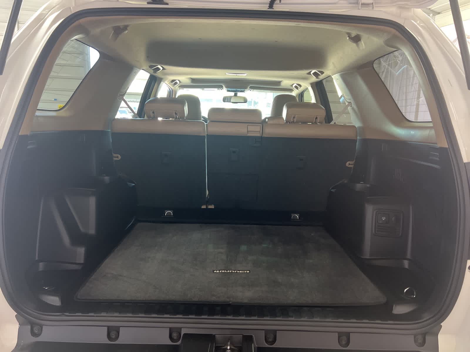 Thumbnail: 2015 Toyota 4Runner - 13