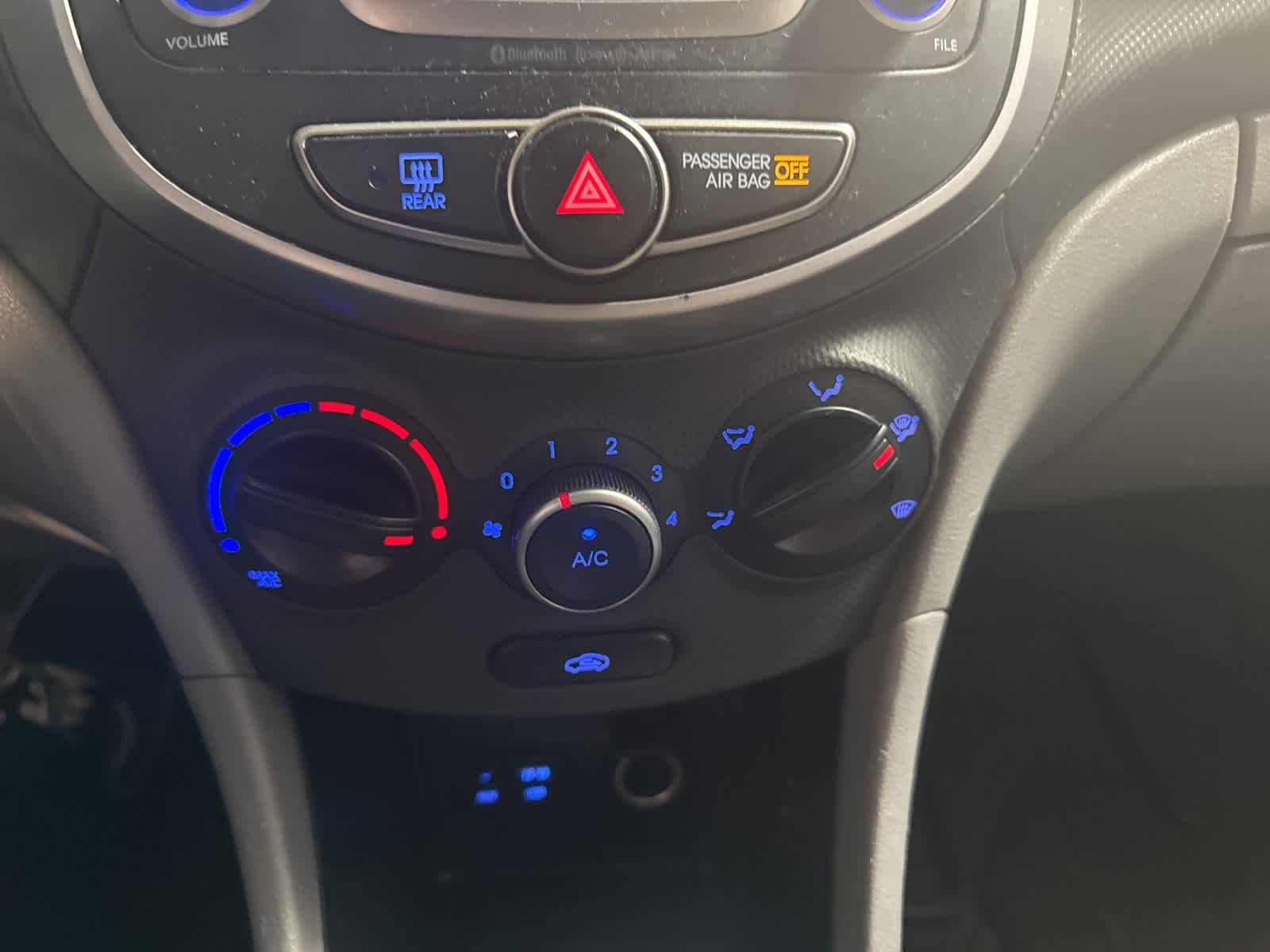 Thumbnail: 2015 Hyundai Accent - 18