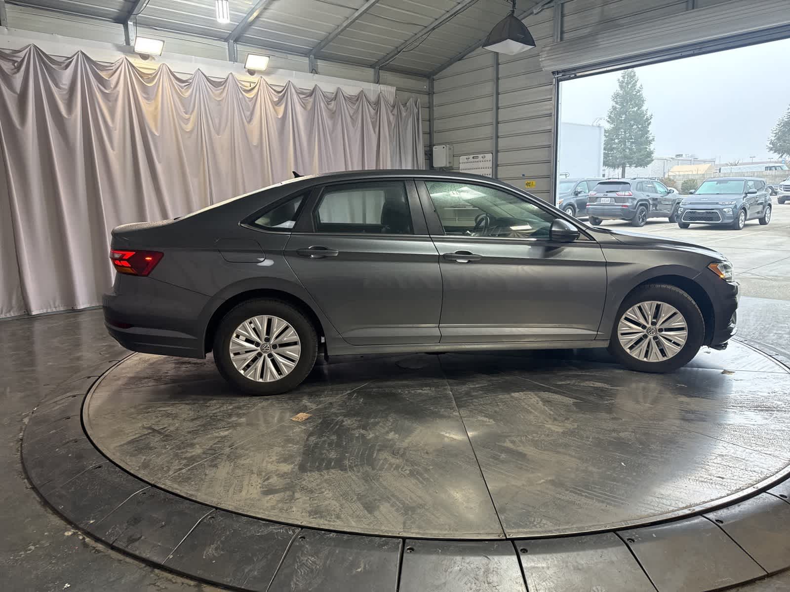 Thumbnail: 2019 Volkswagen Jetta - 4