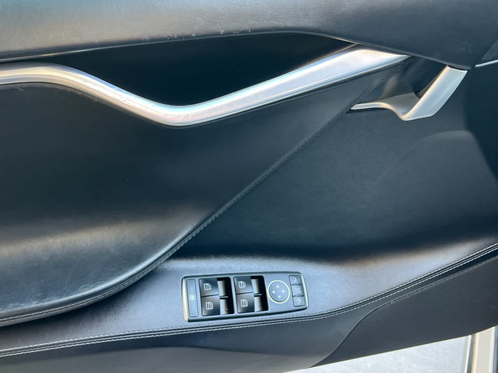 Thumbnail: 2015 Tesla Model S - 12