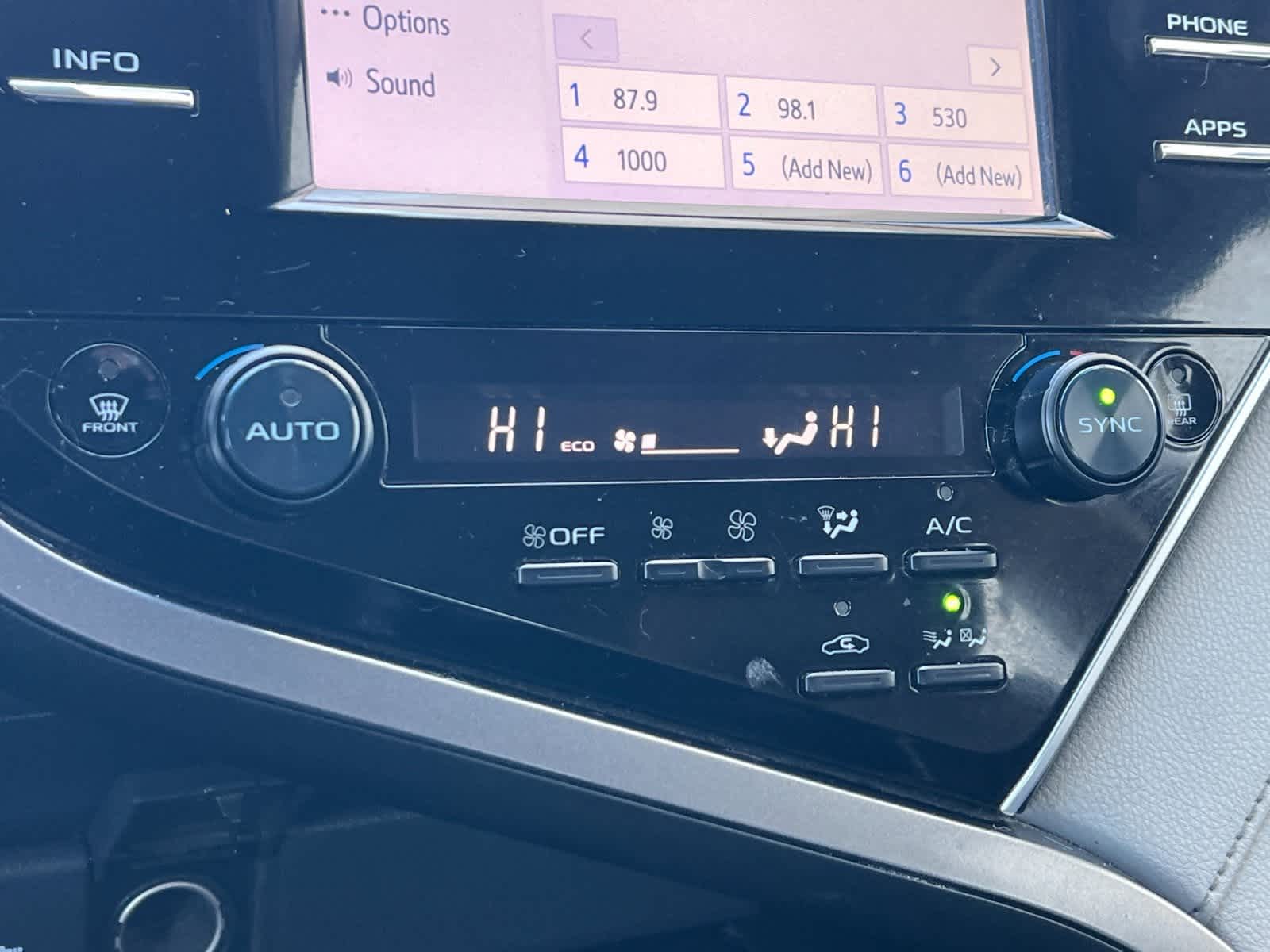 Thumbnail: 2018 Toyota Camry - 20