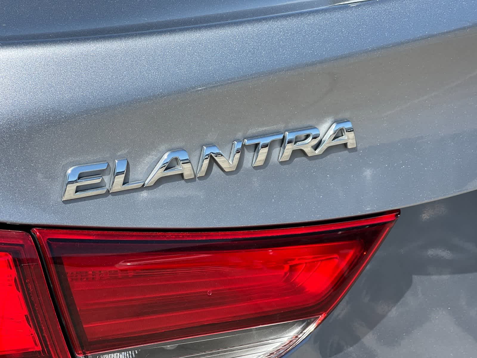 Thumbnail: 2016 Hyundai Elantra - 24