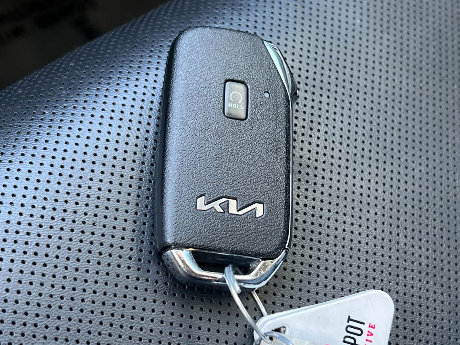 Thumbnail: 2022 Kia Telluride - 30