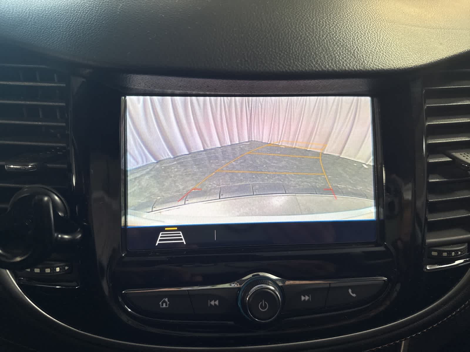 Thumbnail: 2018 Chevrolet Trax - 30