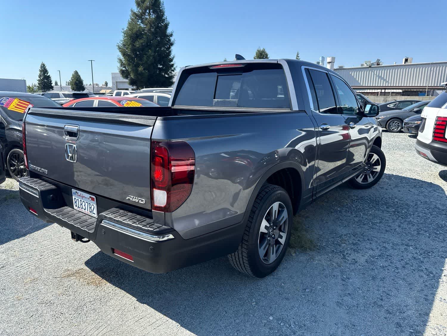 2017 Honda Ridgeline RTL-E AWD photo 4