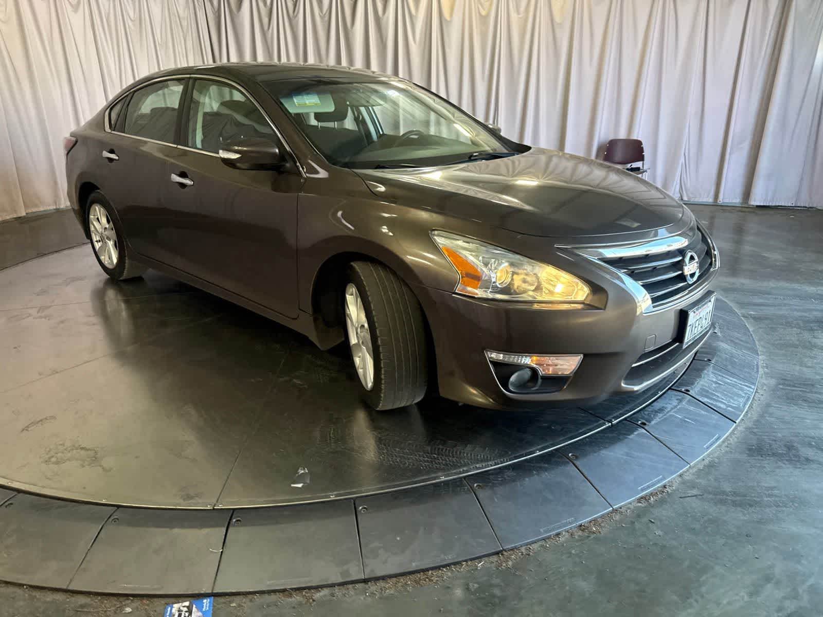 Used 2015 Nissan Altima SV with VIN 1N4AL3AP0FC101223 for sale in Fresno, CA