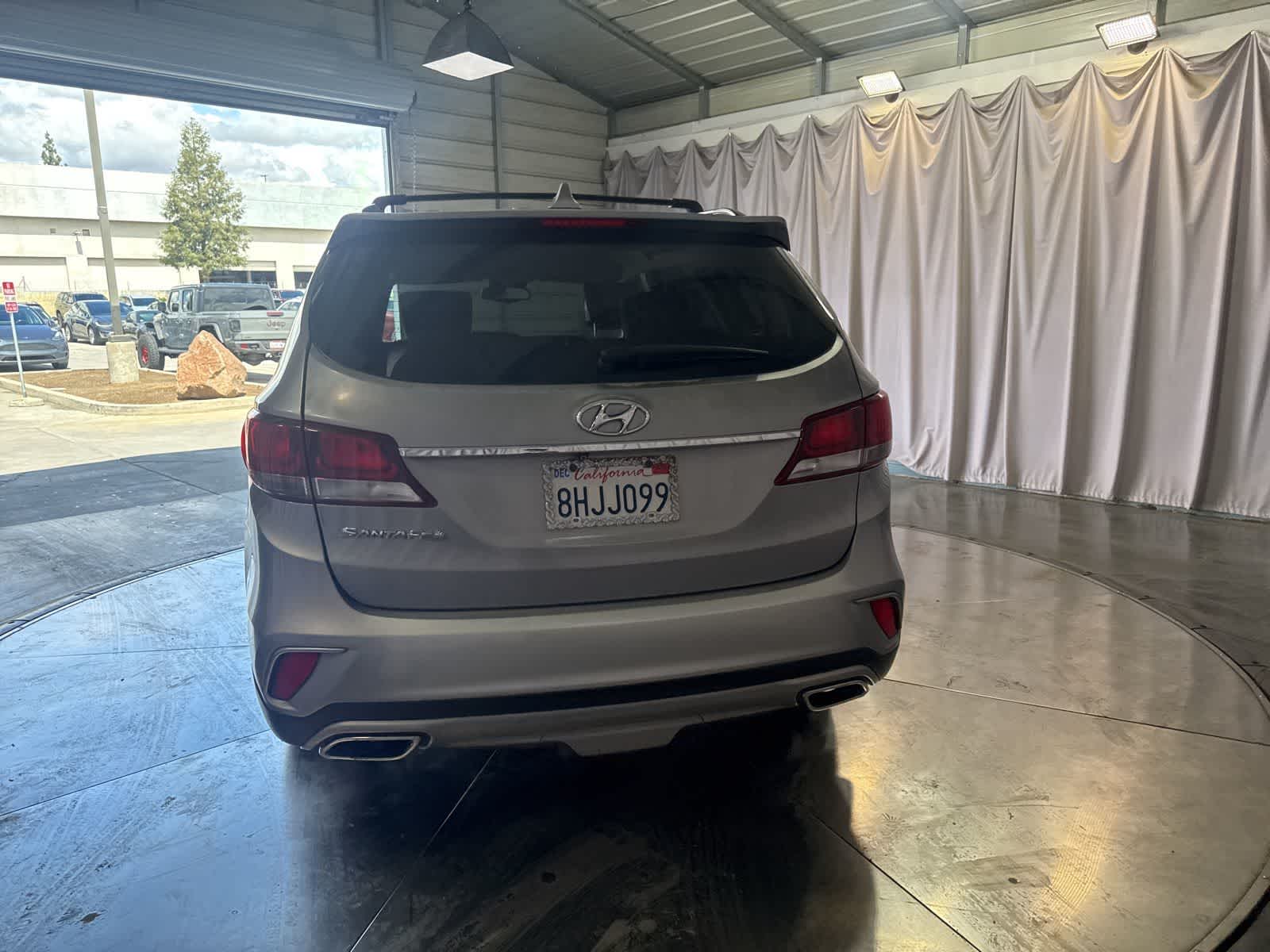 2018 Hyundai Santa Fe SE photo 5