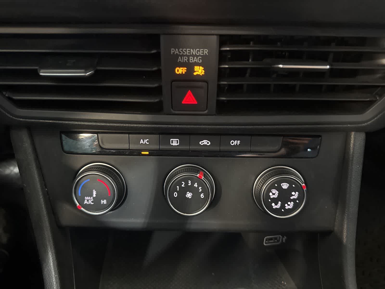 Thumbnail: 2019 Volkswagen Jetta - 23