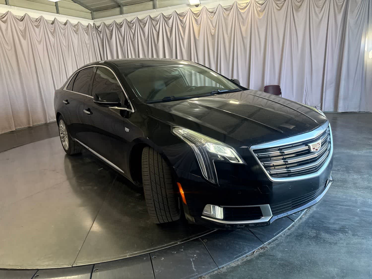2019 CADILLAC XTS Luxury photo 2