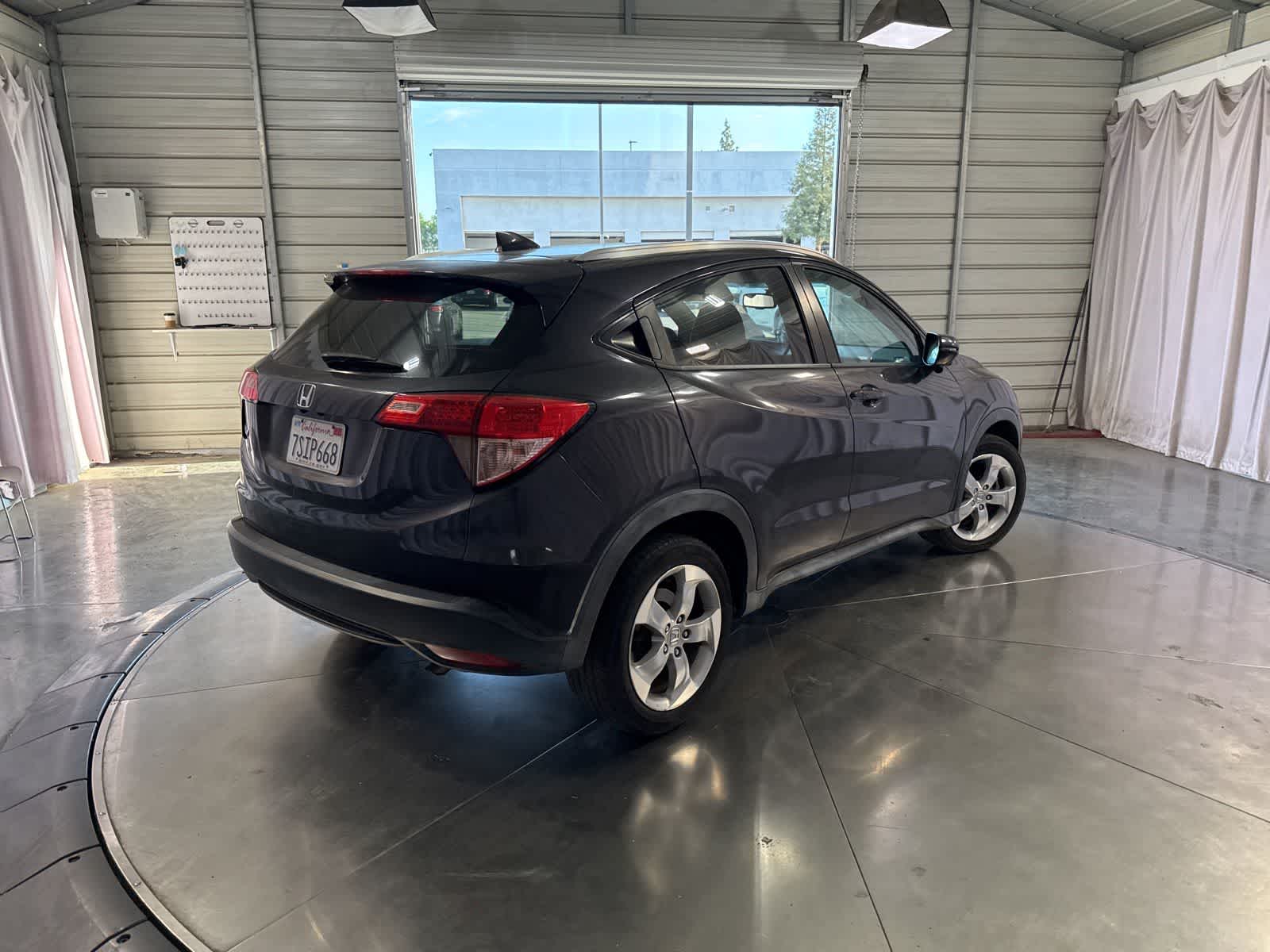 Thumbnail: 2016 Honda HR-V - 3