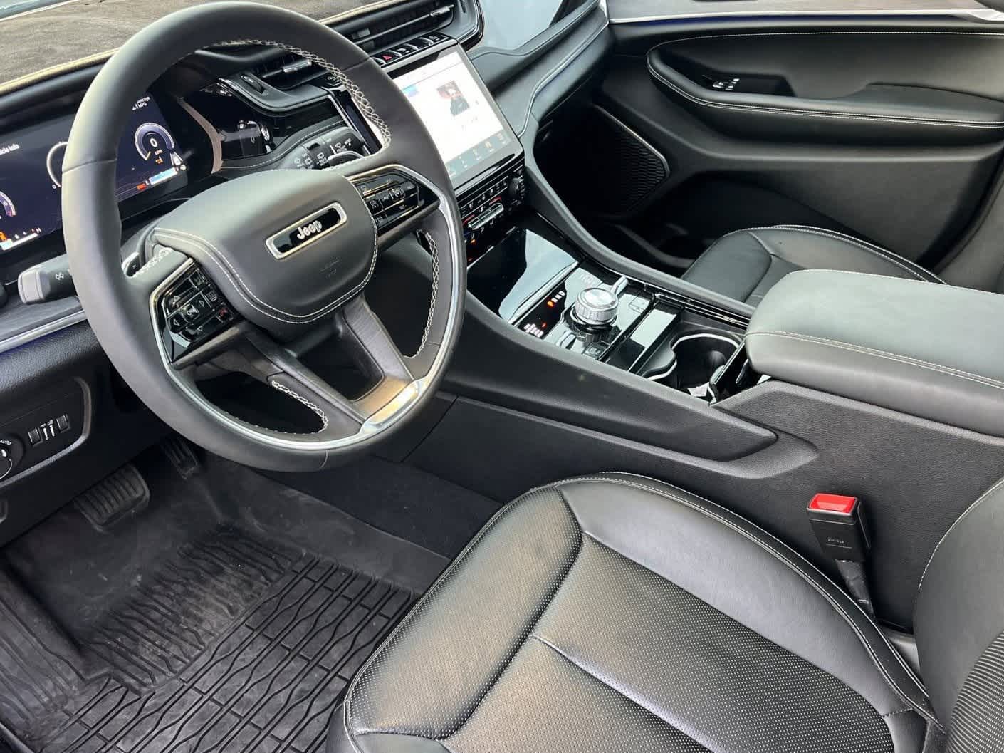 Thumbnail: 2024 Jeep Grand Cherokee - 10