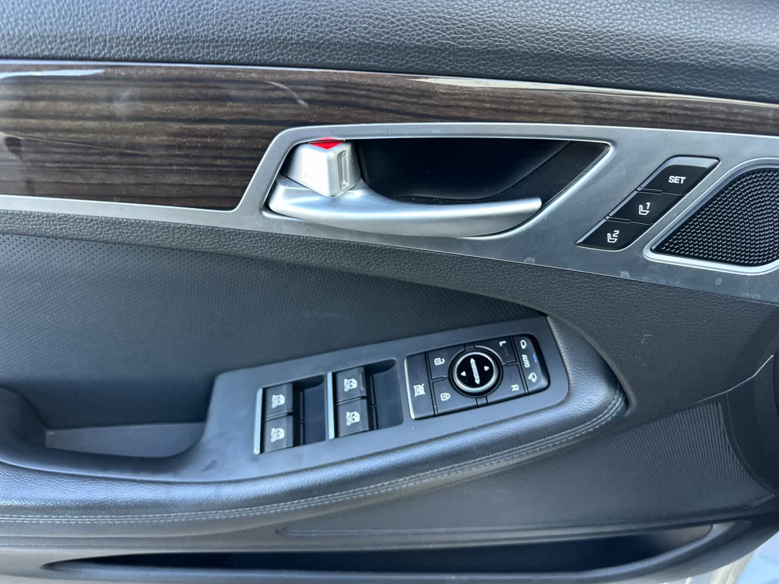 Thumbnail: 2018 Genesis G80 - 12