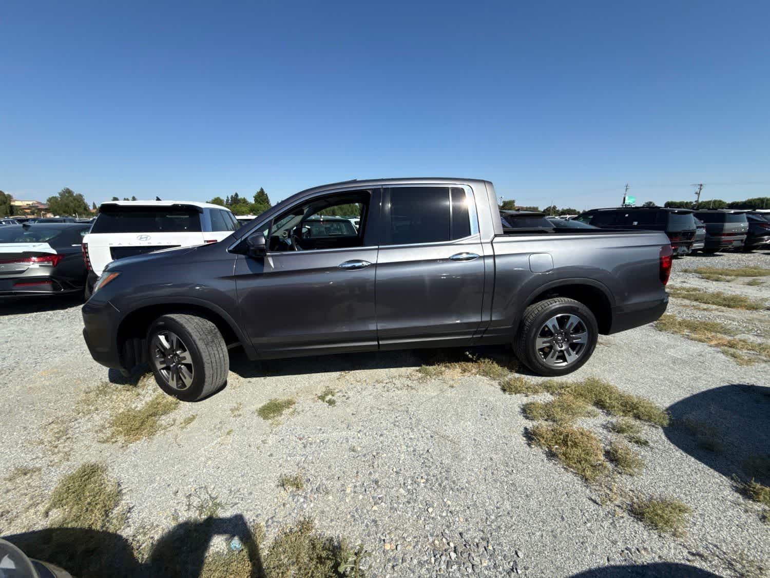 2017 Honda Ridgeline RTL-E AWD photo 3