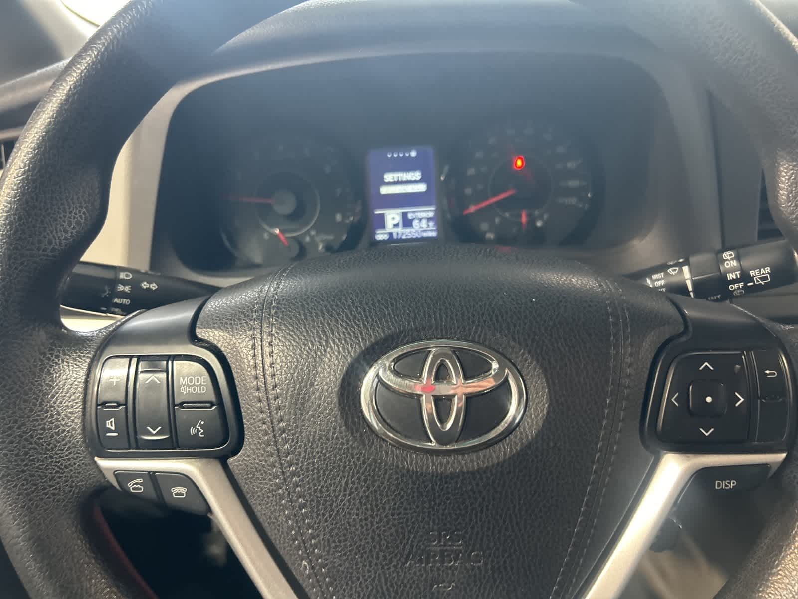 Thumbnail: 2017 Toyota Sienna - 28