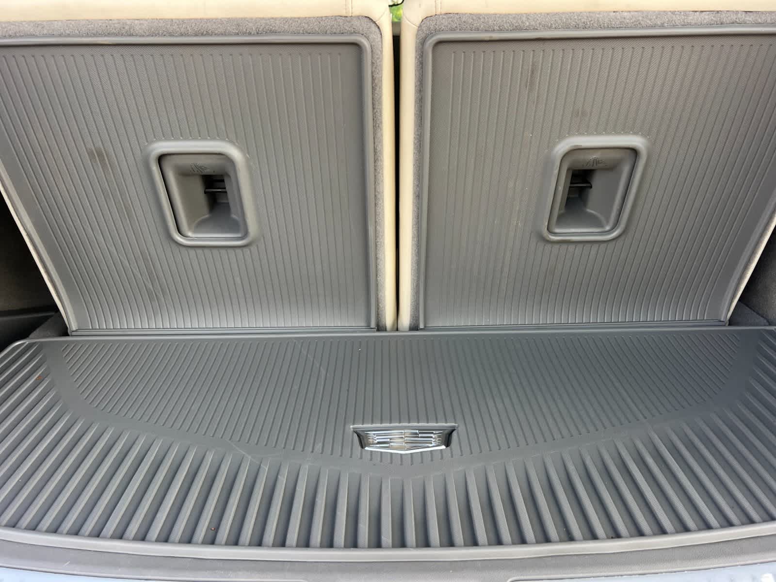 Thumbnail: 2022 Cadillac XT6 - 16