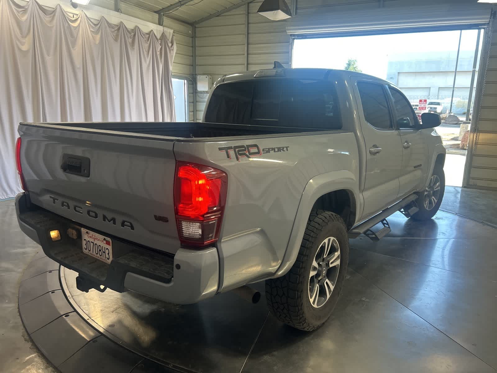Thumbnail: 2019 Toyota Tacoma - 11