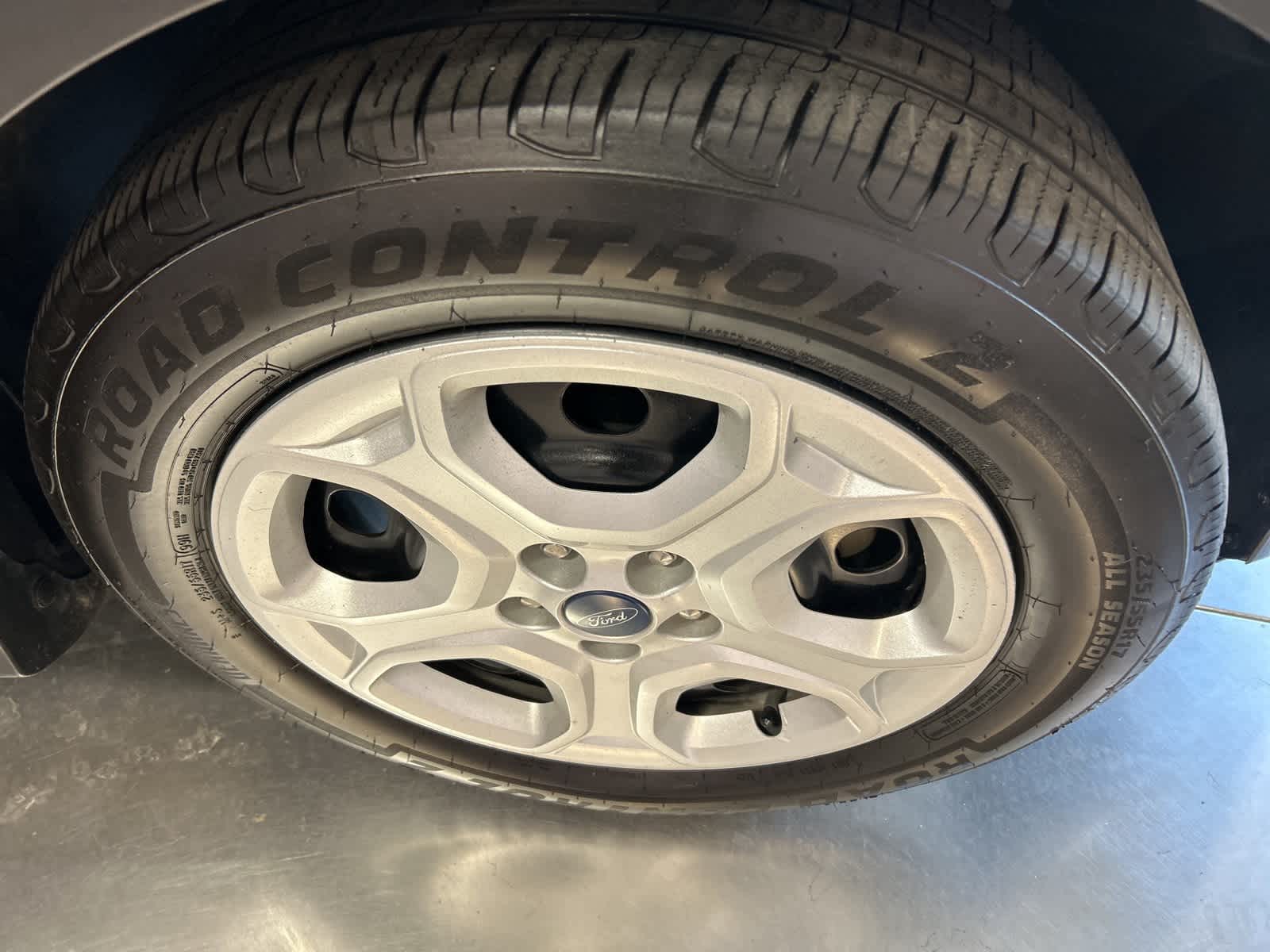 Thumbnail: 2019 Ford Escape - 5