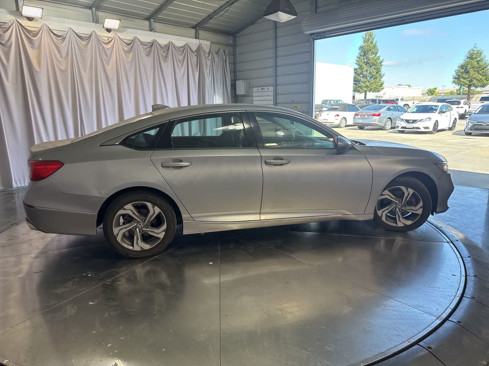 2018 Honda Accord EX-L 2.0T photo 2