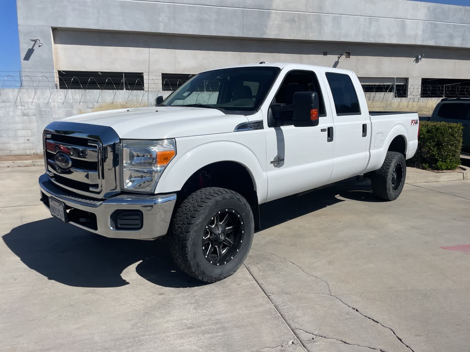 Used 2015 Ford F-350 Super Duty XLT with VIN 1FT8W3BT2FEB23398 for sale in Fresno, CA