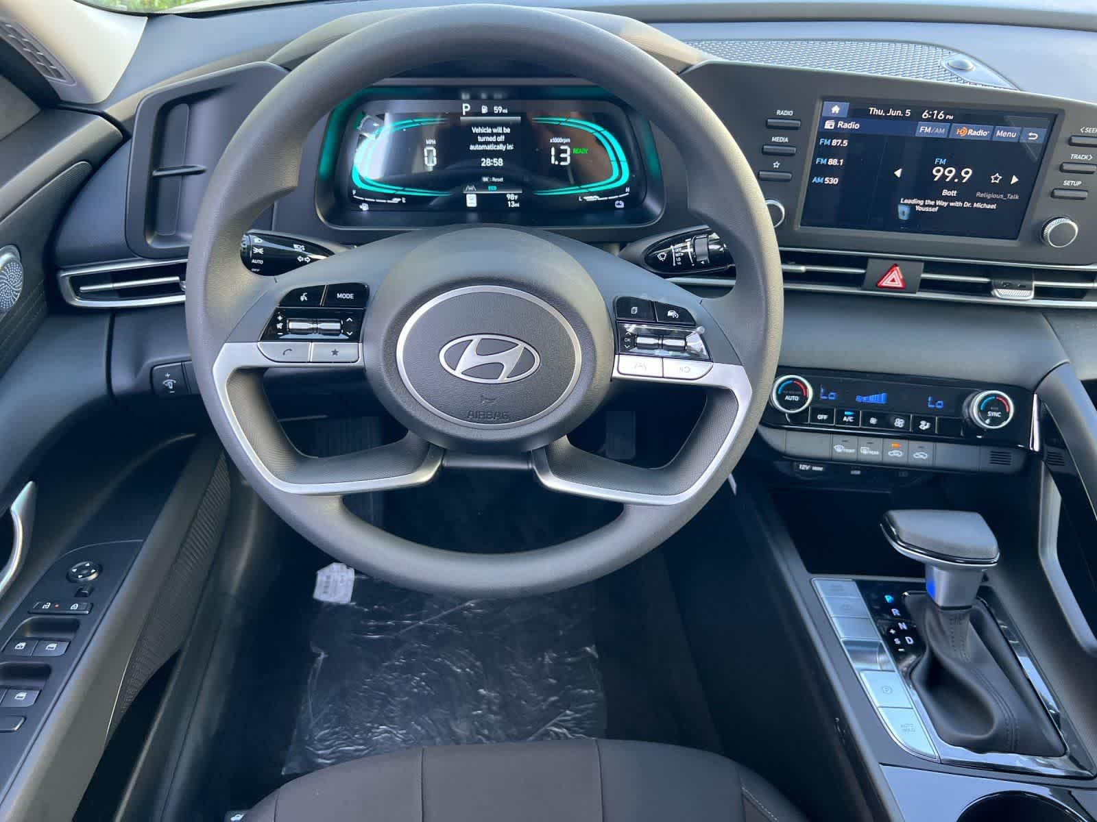 2025 Hyundai Elantra Blue - Photo 14