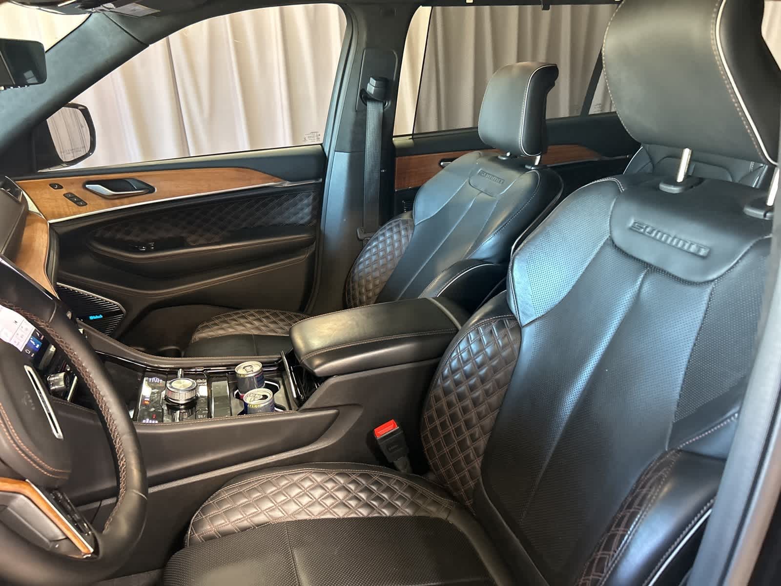 Thumbnail: 2021 Jeep Grand Cherokee L - 28