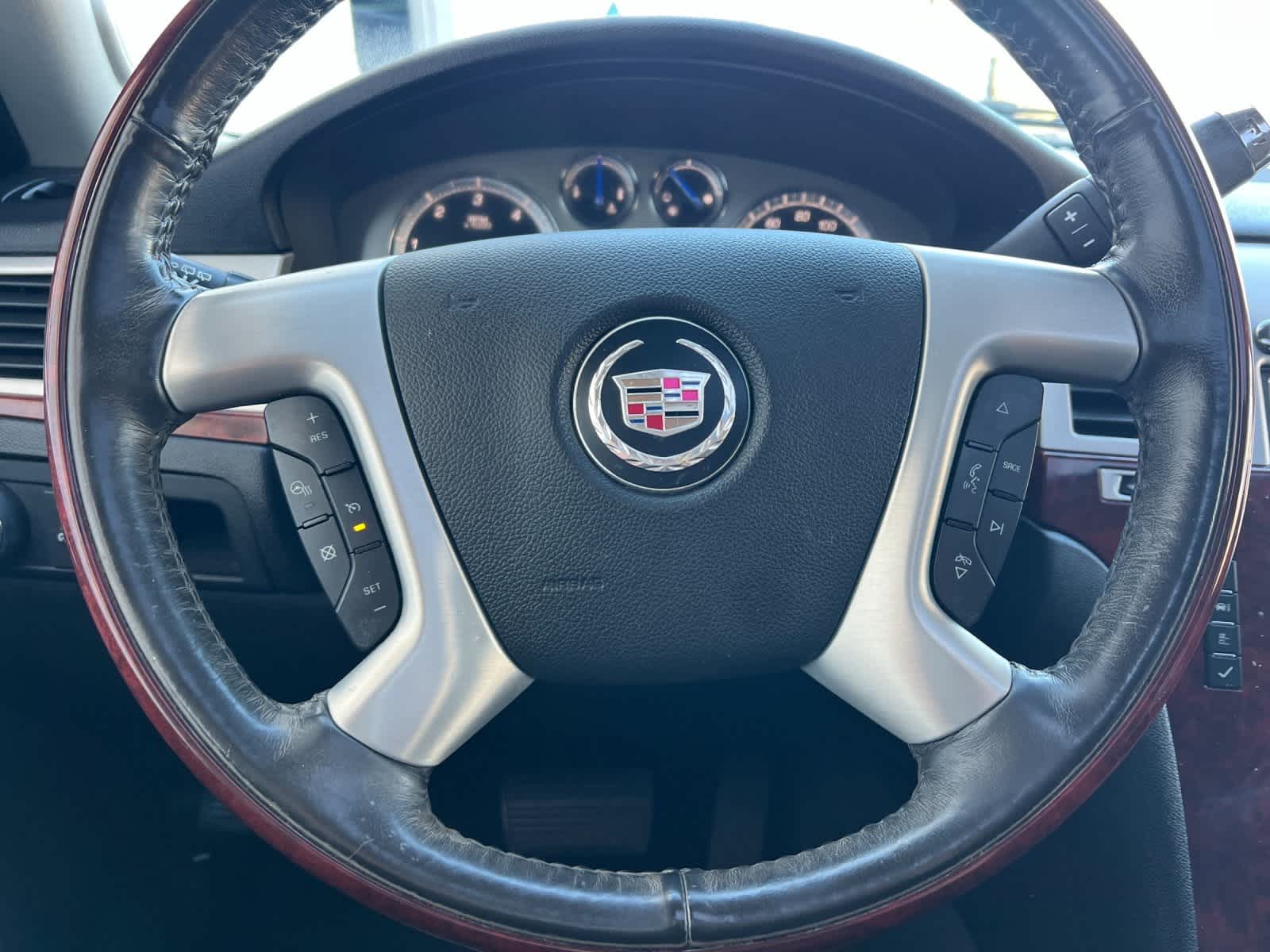 Thumbnail: 2014 Cadillac Escalade - 24