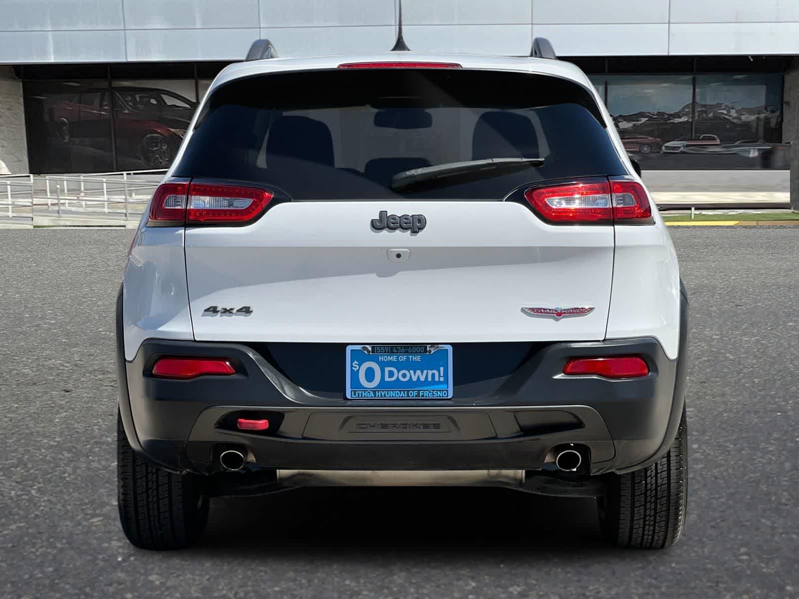 Thumbnail: 2017 Jeep Cherokee - 8