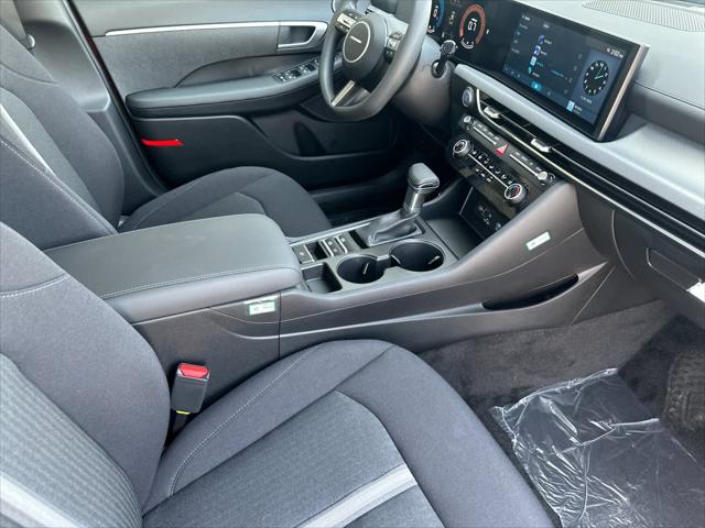 2025 Hyundai Sonata SE 16