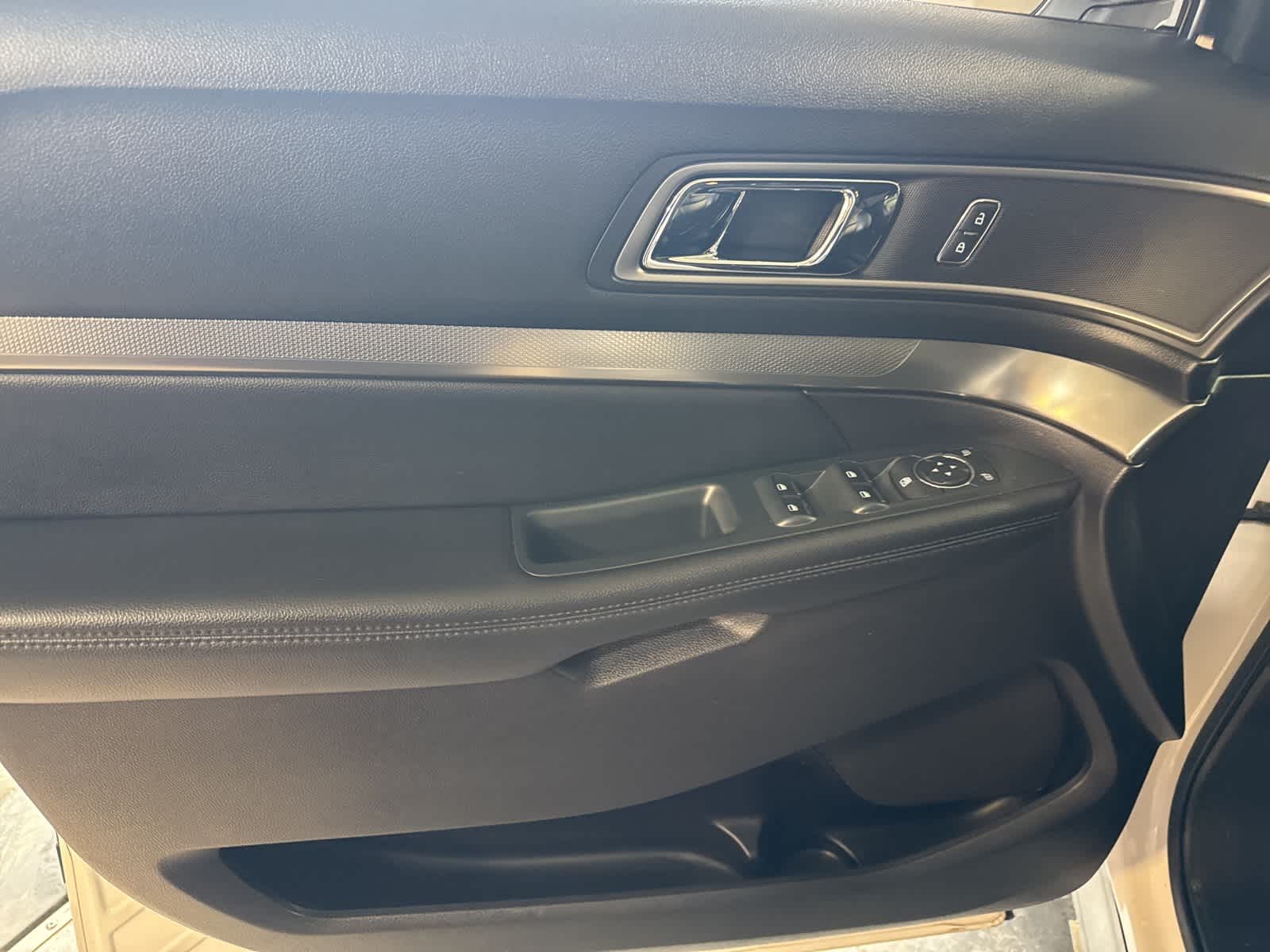 Thumbnail: 2019 Ford Explorer - 18