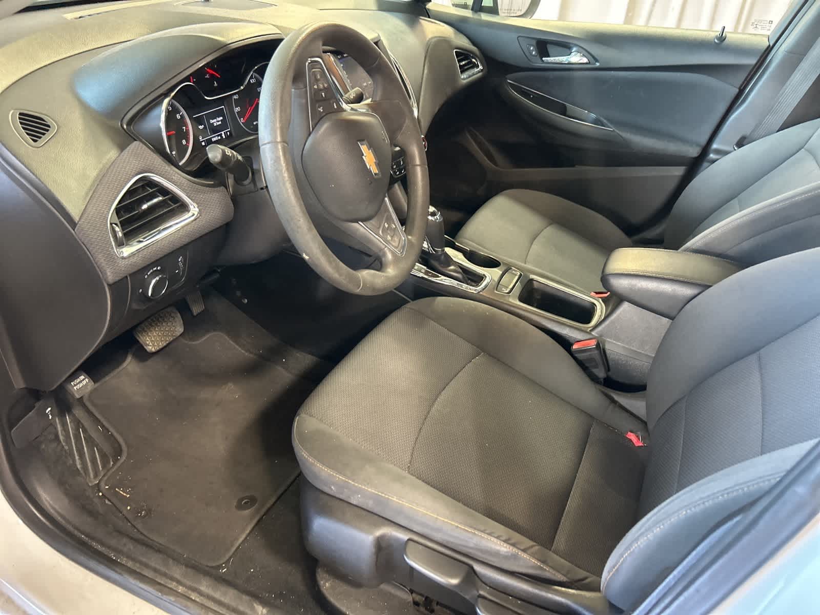 2019 Chevrolet Cruze LS 22