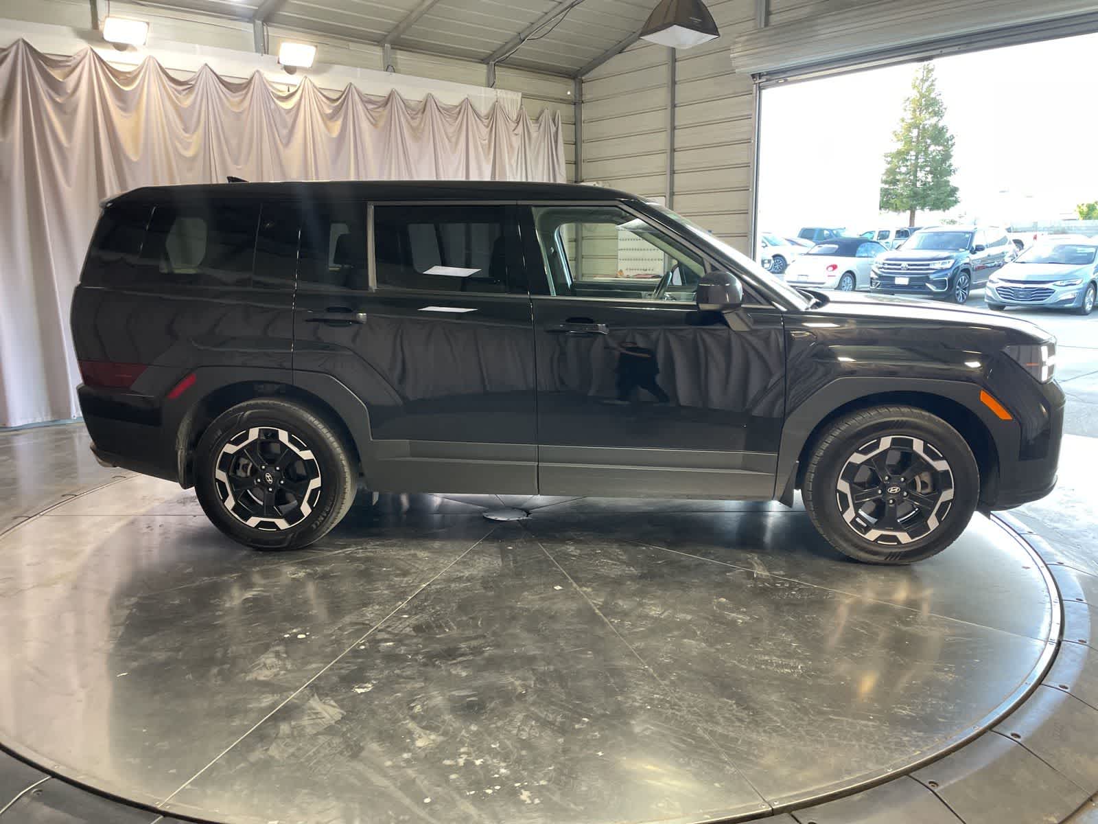 2025 Hyundai Santa Fe SE photo 4