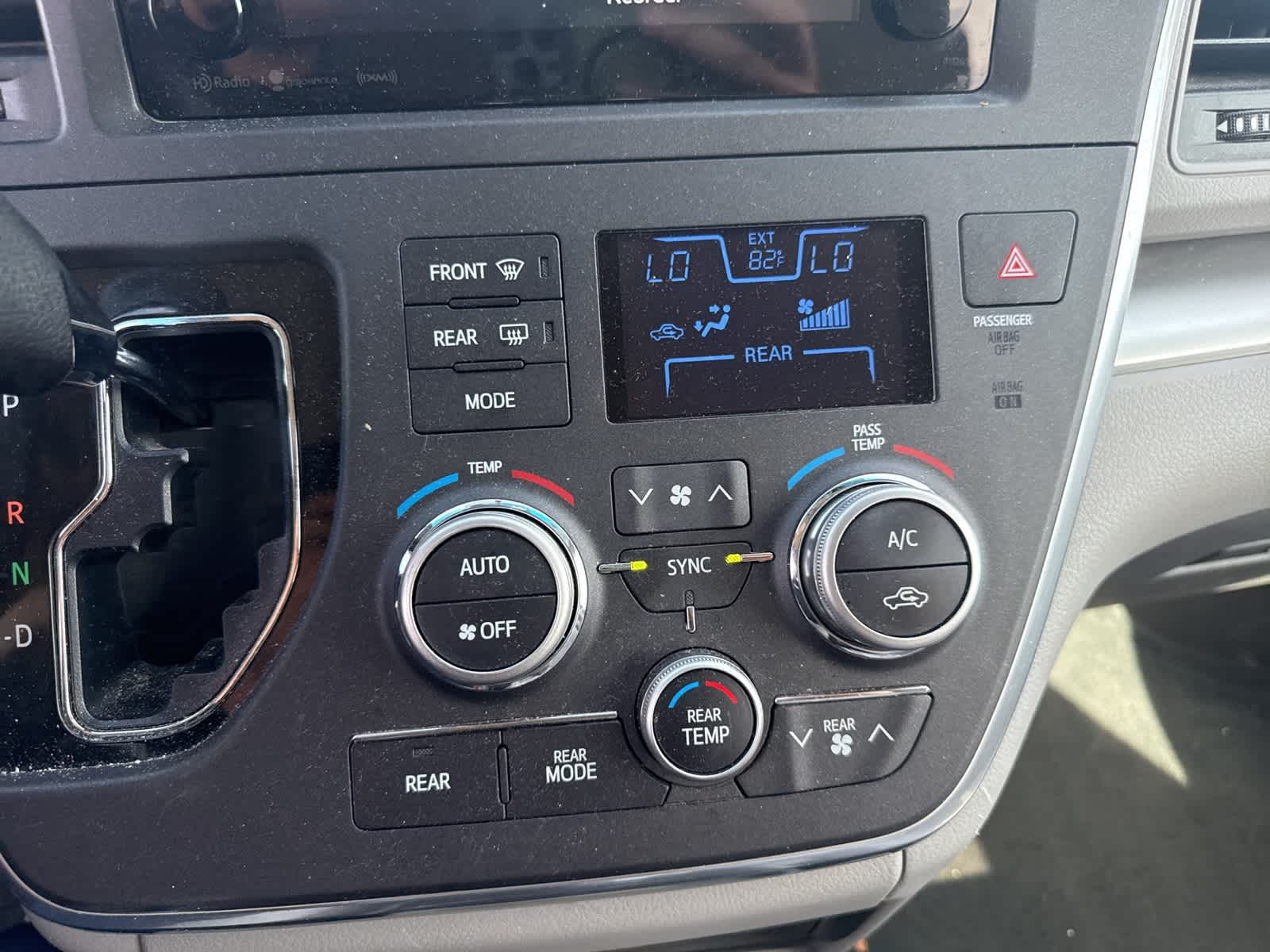 Thumbnail: 2017 Toyota Sienna - 23