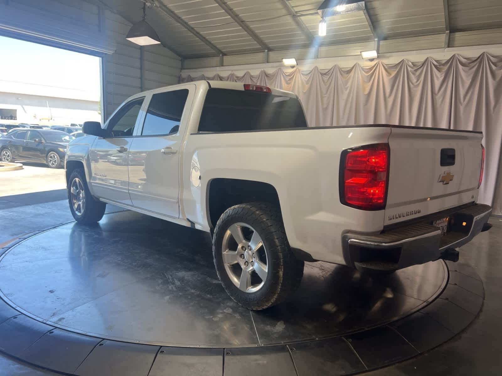 Thumbnail: 2018 Chevrolet Silverado 1500 - 6