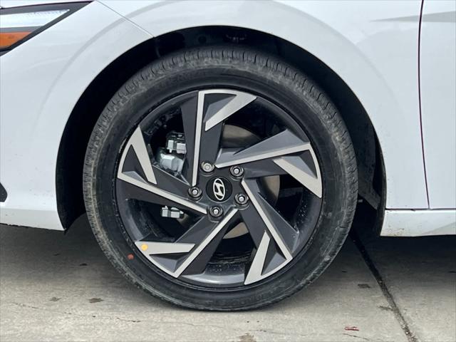 2025 Hyundai Elantra Sport 26