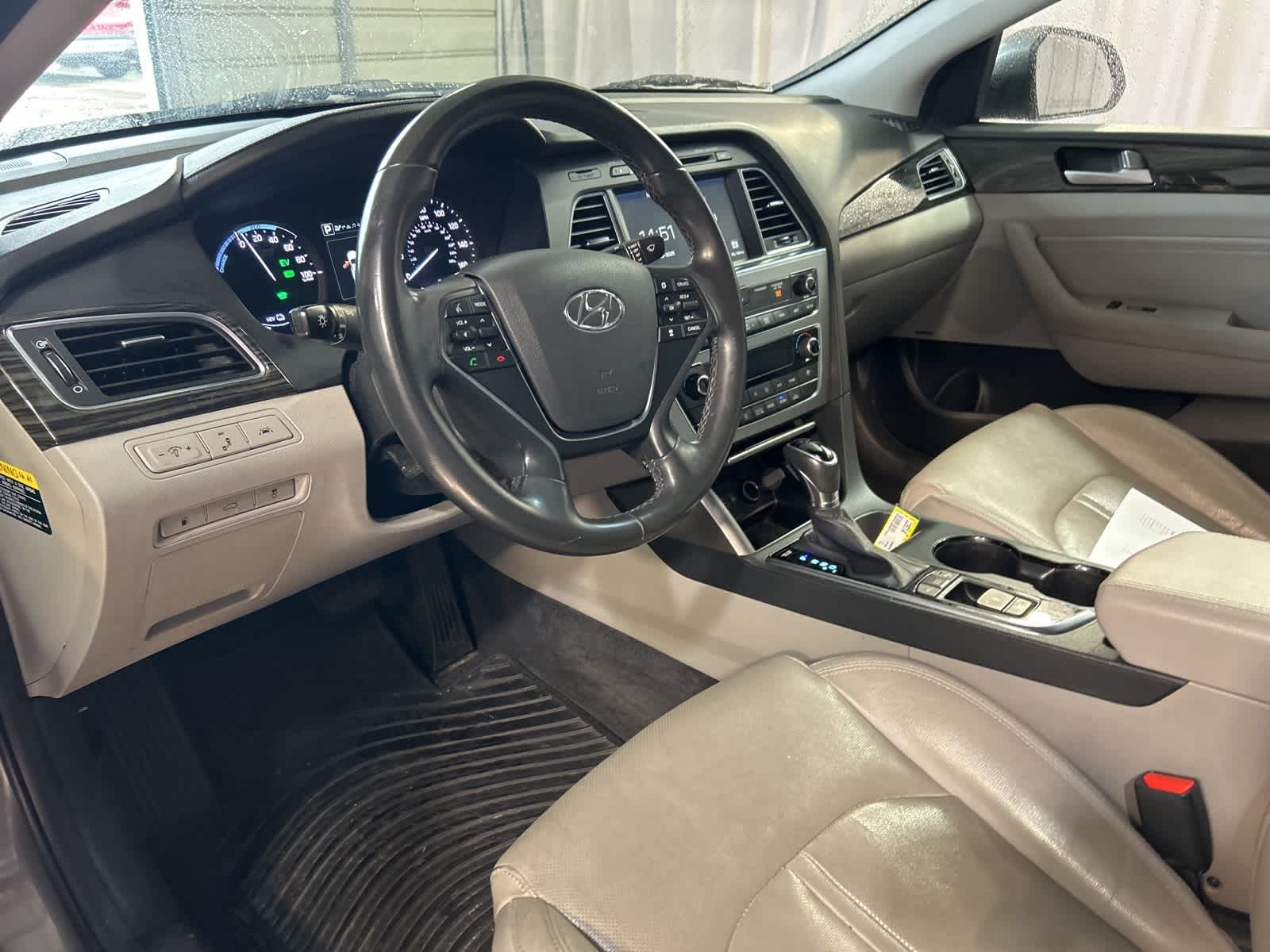 Thumbnail: 2017 Hyundai Sonata - 26