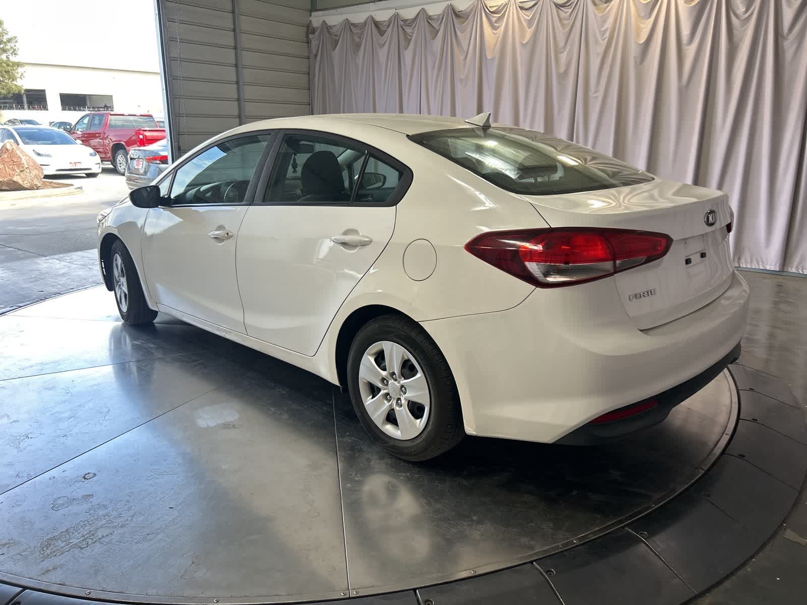 Thumbnail: 2017 Kia Forte - 13
