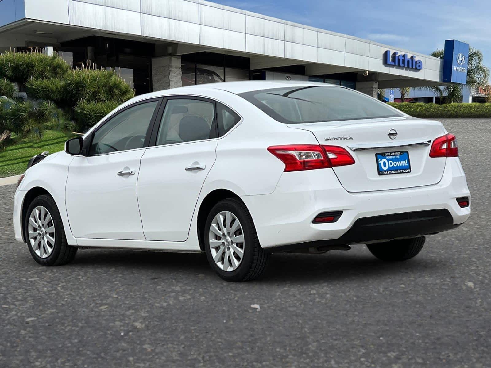Thumbnail: 2016 Nissan Sentra - 6