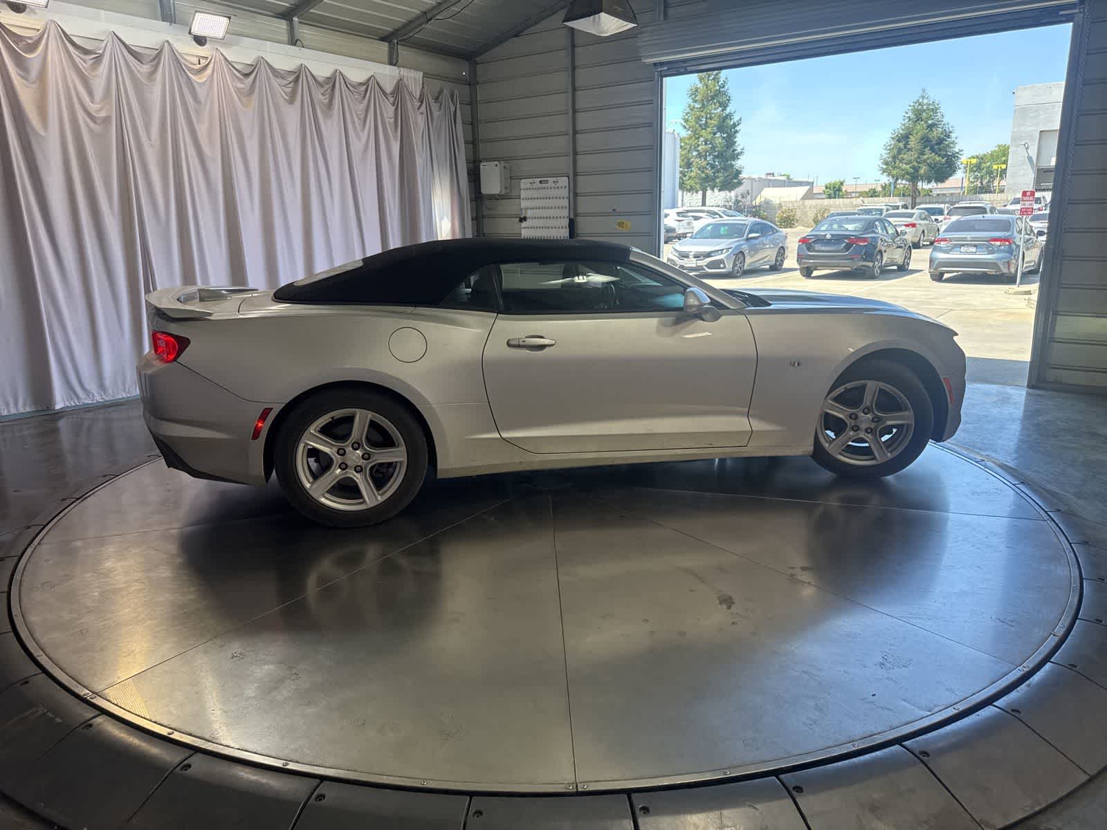 Thumbnail: 2019 Chevrolet Camaro - 4