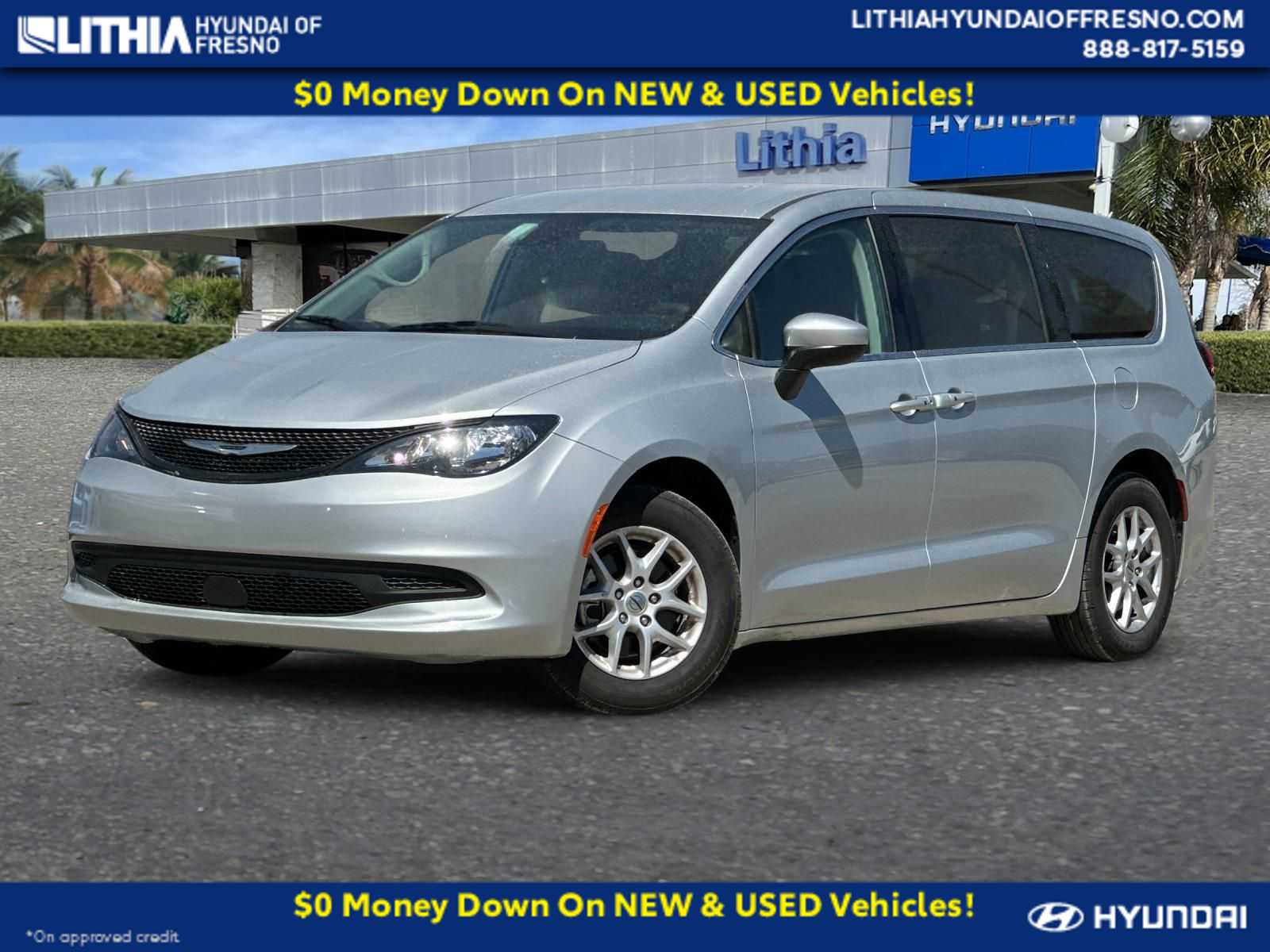 2023 Chrysler Voyager LX's photo